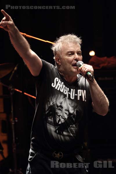 JELLO BIAFRA AND THE GUANTANAMO SCHOOL OF MEDECINE - 2014-04-23 - PARIS - CentQuatre - Salle 400 - 